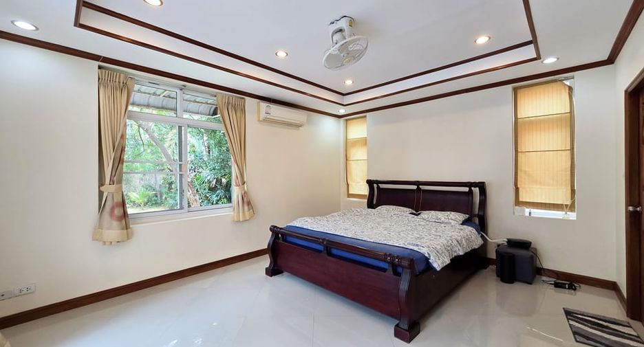 À louer 4 chambres villa à Pratumnak, Pattaya