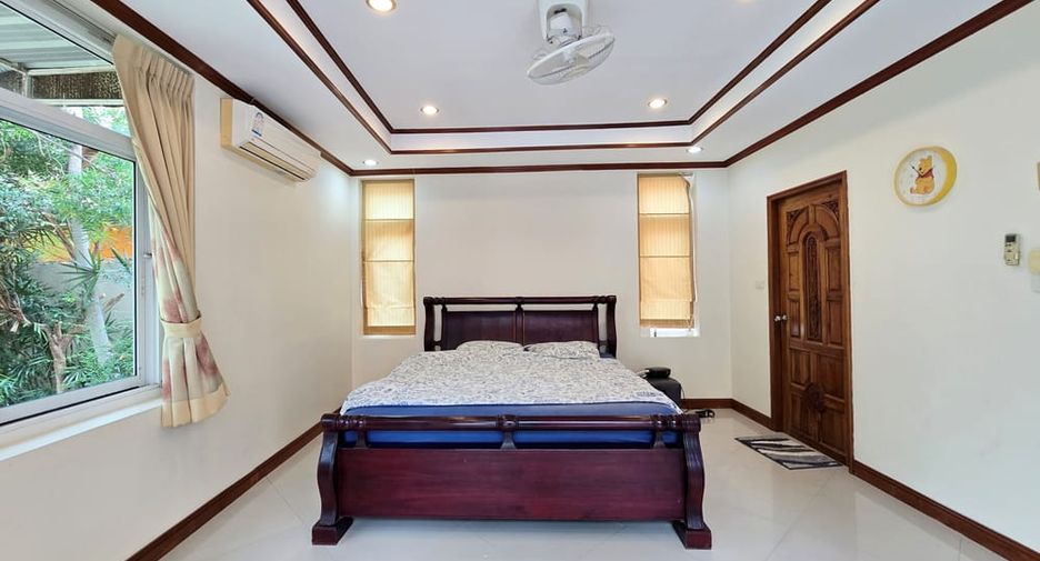À louer 4 chambres villa à Pratumnak, Pattaya