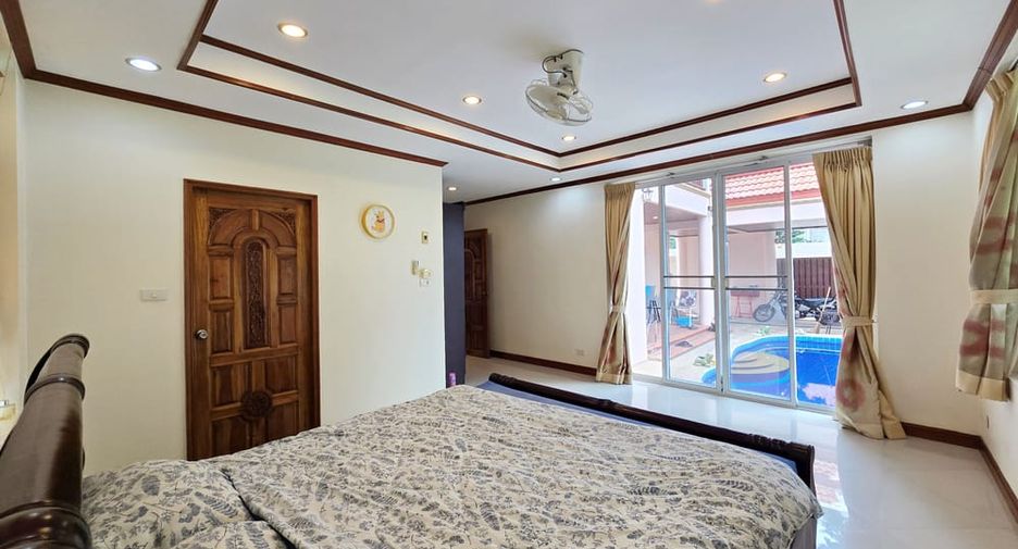 À louer 4 chambres villa à Pratumnak, Pattaya