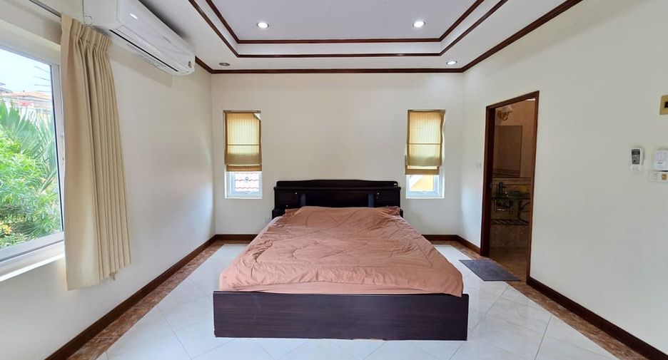 À louer 4 chambres villa à Pratumnak, Pattaya