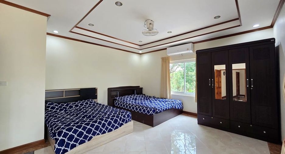 À louer 4 chambres villa à Pratumnak, Pattaya