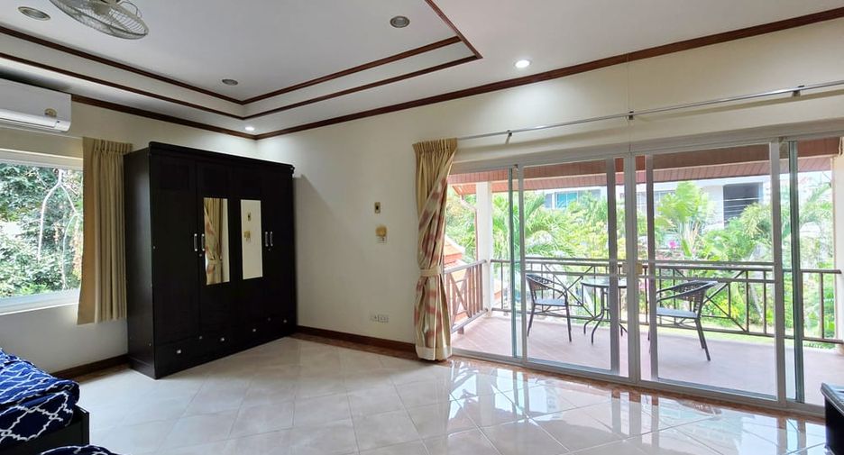 À louer 4 chambres villa à Pratumnak, Pattaya