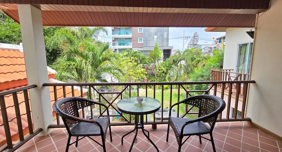 À louer 4 chambres villa à Pratumnak, Pattaya
