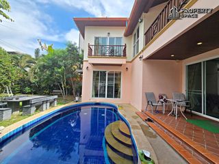 Villa en alquiler de 4 habitaciones en Bang Lamung, Chonburi