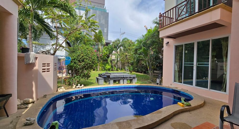 À louer 4 chambres villa à Pratumnak, Pattaya