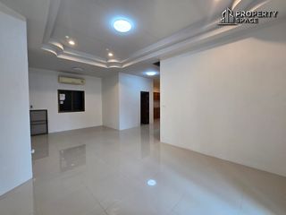 Haus zur Miete und zum Kauf mit 3 Zimmer in Bang Lamung, Chonburi