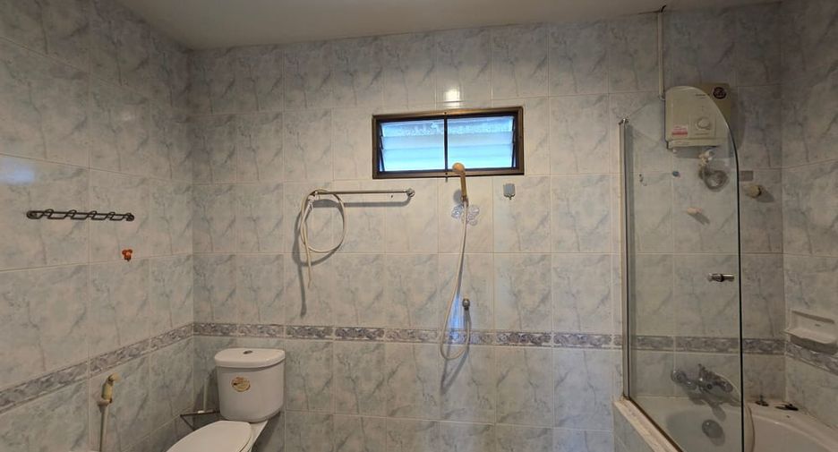 For rent and for sale 3 bedrooms house in South Pattaya, Pattaya