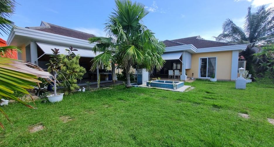 For rent 8 bedrooms villa in East Pattaya, Pattaya
