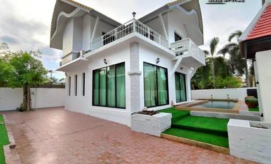 Villa en alquiler de 5 habitaciones en Central Pattaya, Pattaya