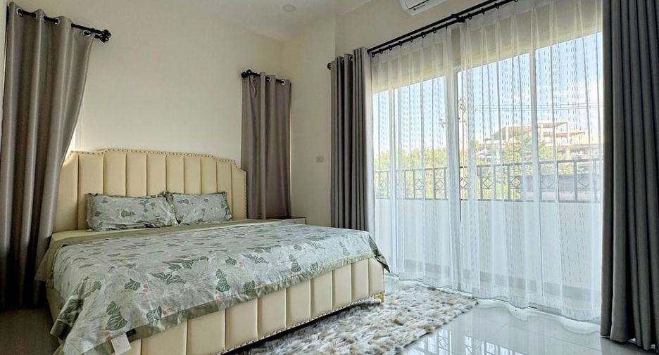 For rent and for sale 4 bedrooms villa in Huay Yai, Pattaya