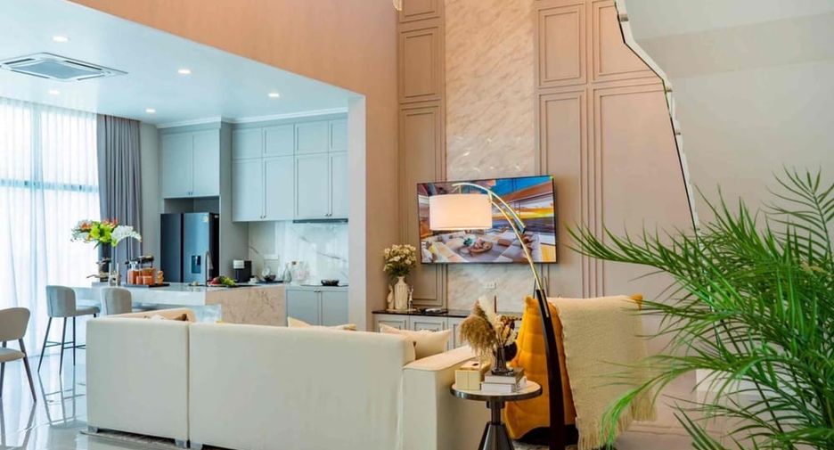 For rent 4 bedrooms villa in Huay Yai, Pattaya