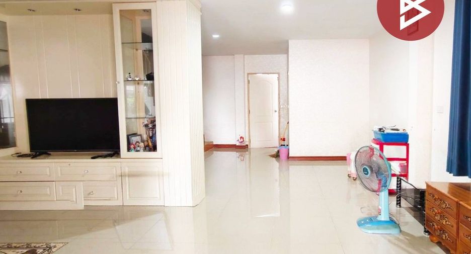 出售 4 卧室 独立屋 在 Nakhon Chai Si, Nakhon Pathom