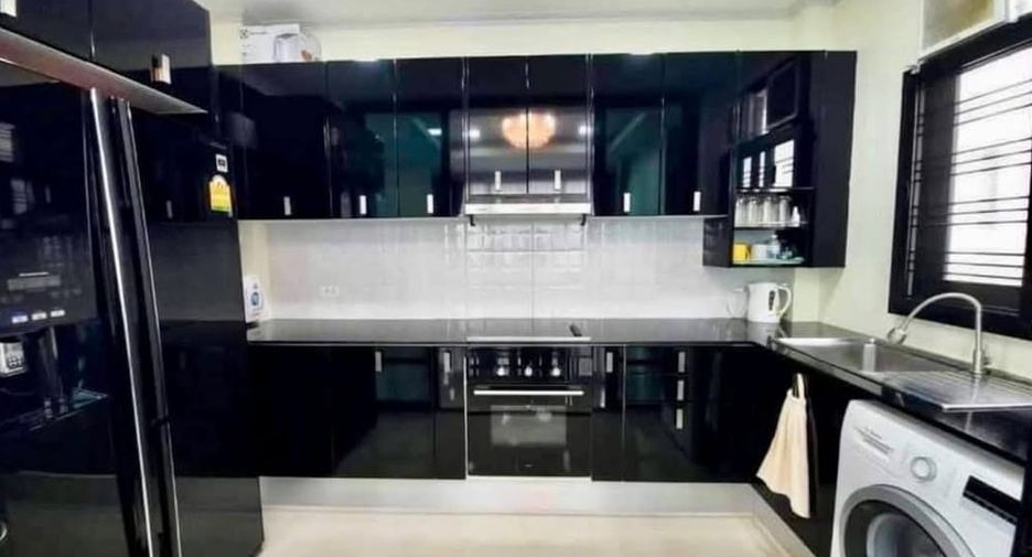 Продажа 3 спальни вилла в Восточная Паттайя, Паттайя
