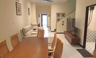 For sale 4 bedrooms townhouse in Pratumnak, Pattaya