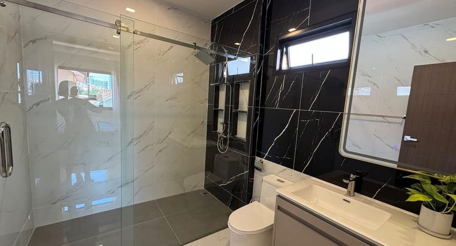 For sale 6 bedrooms villa in Jomtien, Pattaya