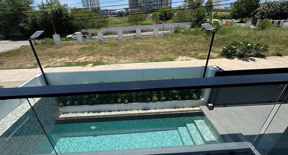 For sale 6 bedrooms villa in Jomtien, Pattaya