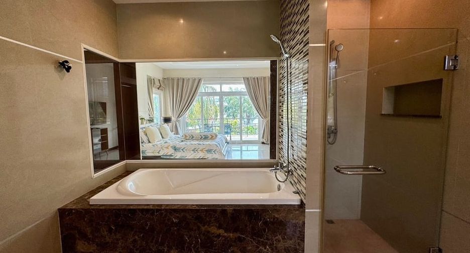 À vendre 4 chambres villa à Jomtien, Pattaya