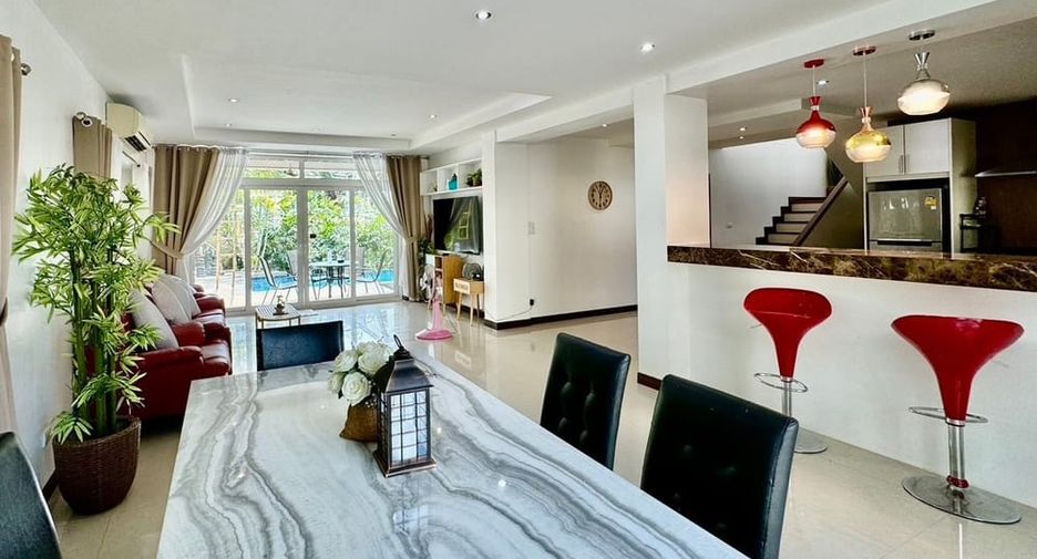 À vendre 4 chambres villa à Jomtien, Pattaya