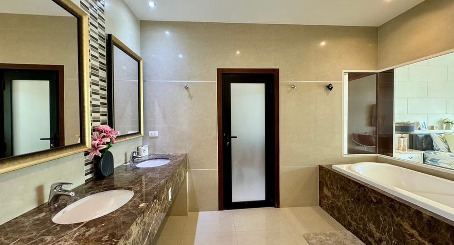 À vendre 4 chambres villa à Jomtien, Pattaya