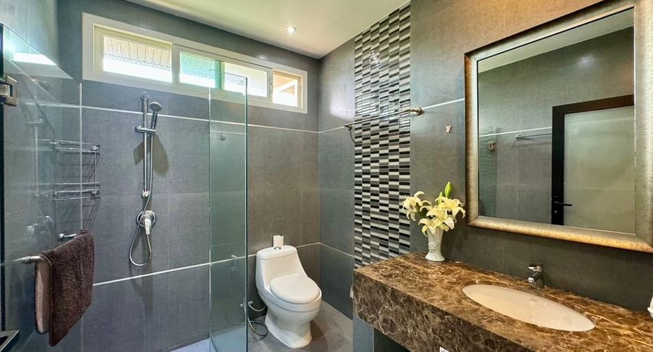 À vendre 4 chambres villa à Jomtien, Pattaya