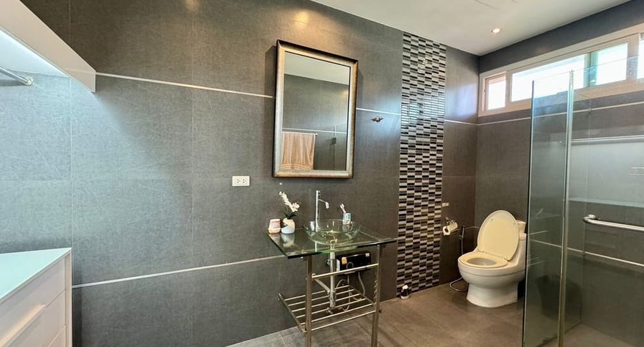 À vendre 4 chambres villa à Jomtien, Pattaya