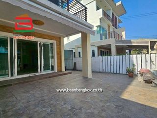 For sale 4 bedrooms townhouse in Sai Mai, Bangkok