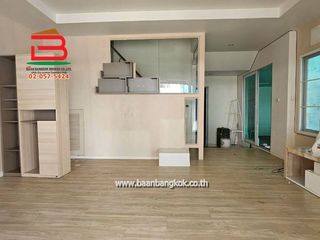 For sale 4 bedrooms townhouse in Sai Mai, Bangkok