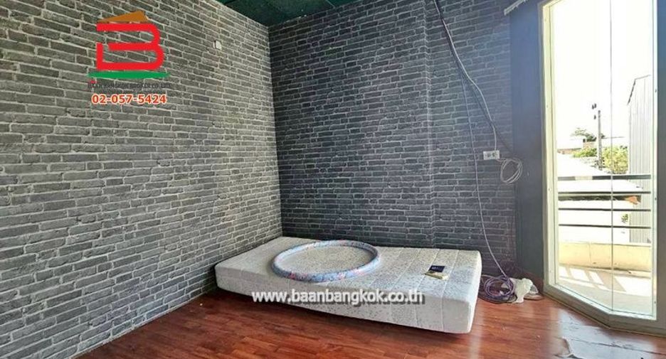 For sale 4 bedrooms townhouse in Sai Mai, Bangkok