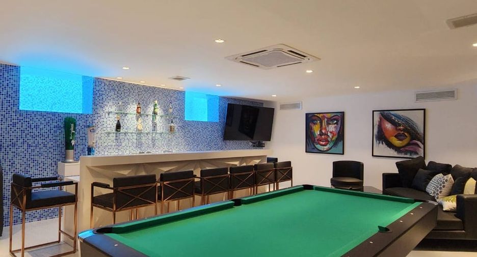 For sale 6 bedrooms villa in Pratumnak, Pattaya