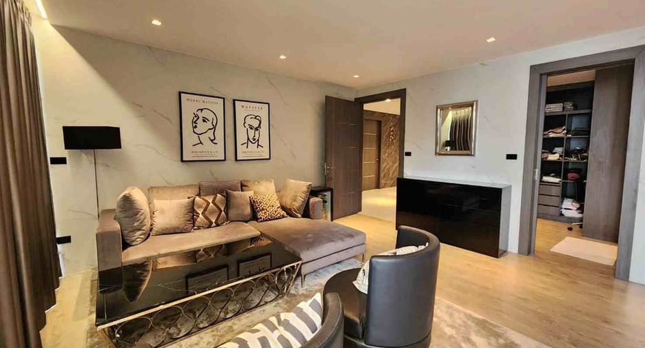 For sale 6 bedrooms villa in Pratumnak, Pattaya
