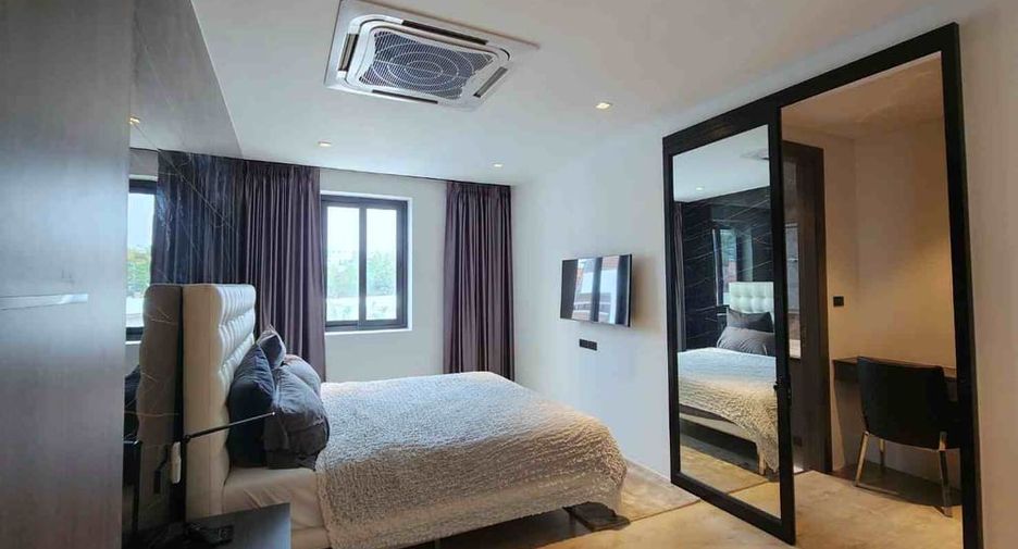 For sale 6 bedrooms villa in Pratumnak, Pattaya