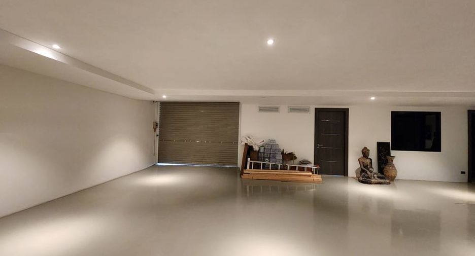 For sale 6 bedrooms villa in Pratumnak, Pattaya