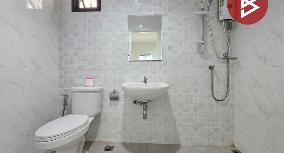 For sale 3 bedrooms house in Si Racha, Chonburi
