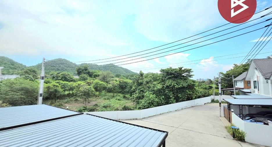 For sale 3 bedrooms house in Si Racha, Chonburi