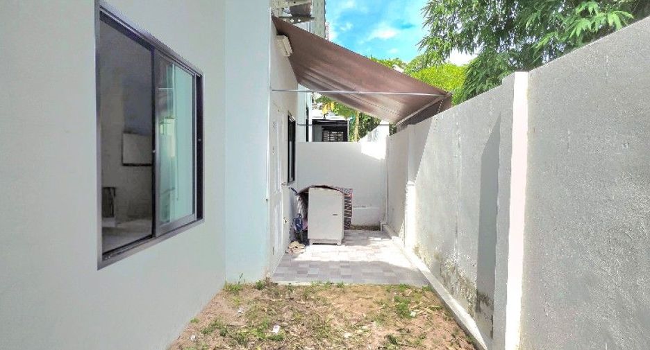 For sale 3 bedrooms house in Si Racha, Chonburi