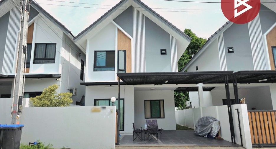 For sale 3 bedrooms house in Si Racha, Chonburi