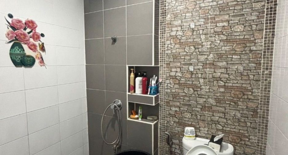 For sale 2 bedrooms townhouse in Phan Thong, Chonburi