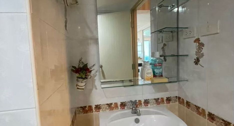 Condo en alquiler de 1 habitaciones en Si Racha, Chonburi