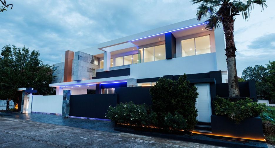 Haus zum Kauf mit 8 Zimmer in Khlong Luang, Pathum Thani