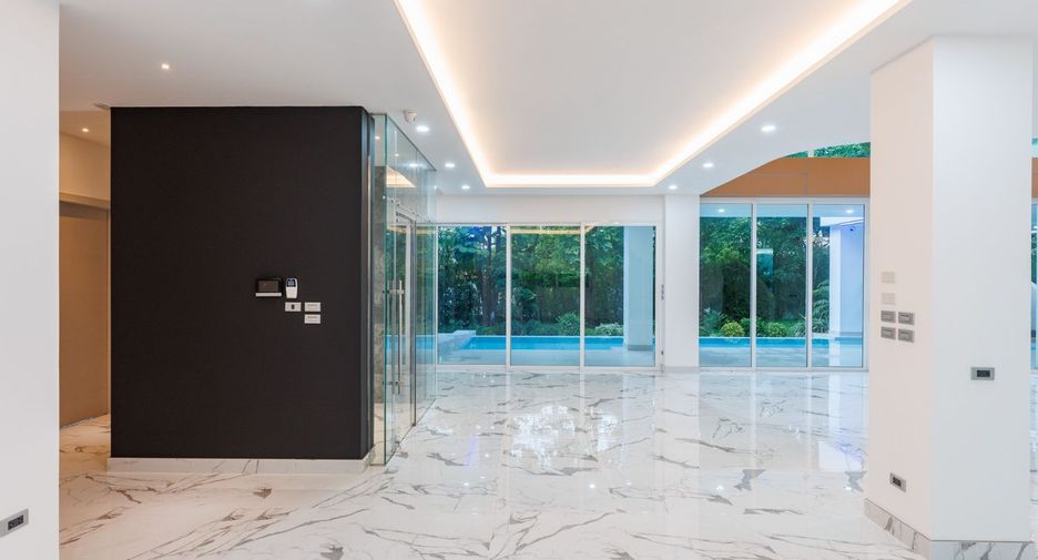 Haus zum Kauf mit 8 Zimmer in Khlong Luang, Pathum Thani