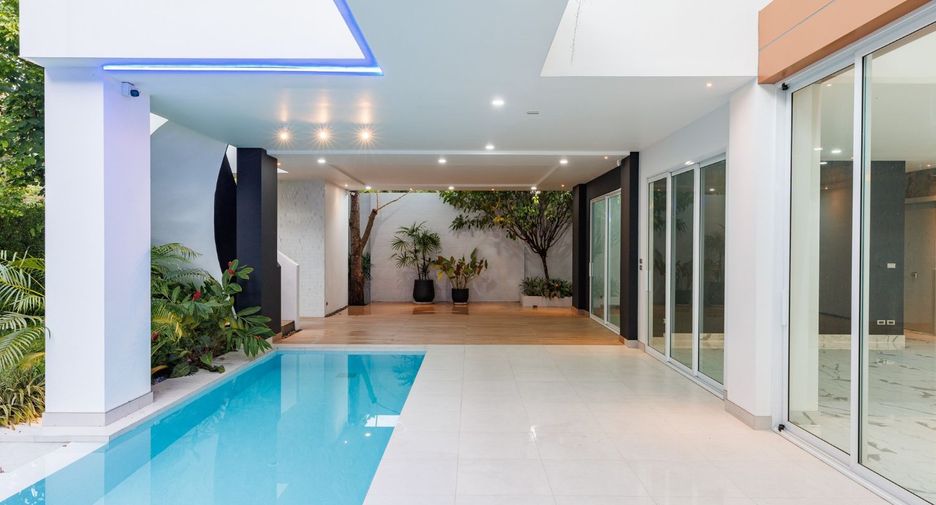 Haus zum Kauf mit 8 Zimmer in Khlong Luang, Pathum Thani