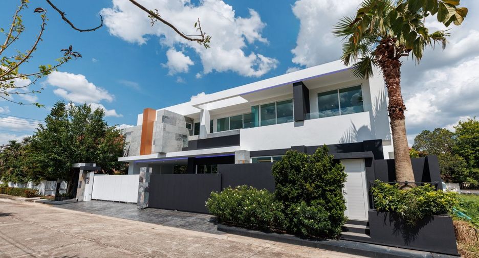 Haus zum Kauf mit 8 Zimmer in Khlong Luang, Pathum Thani