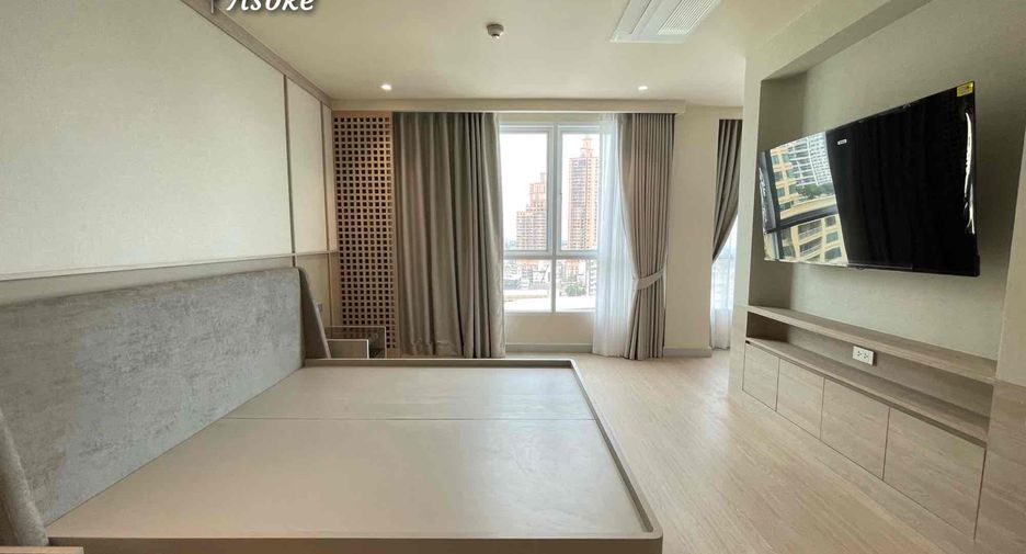 Apartamento en alquiler de 3 habitaciones en Khlong Toei, Bangkok