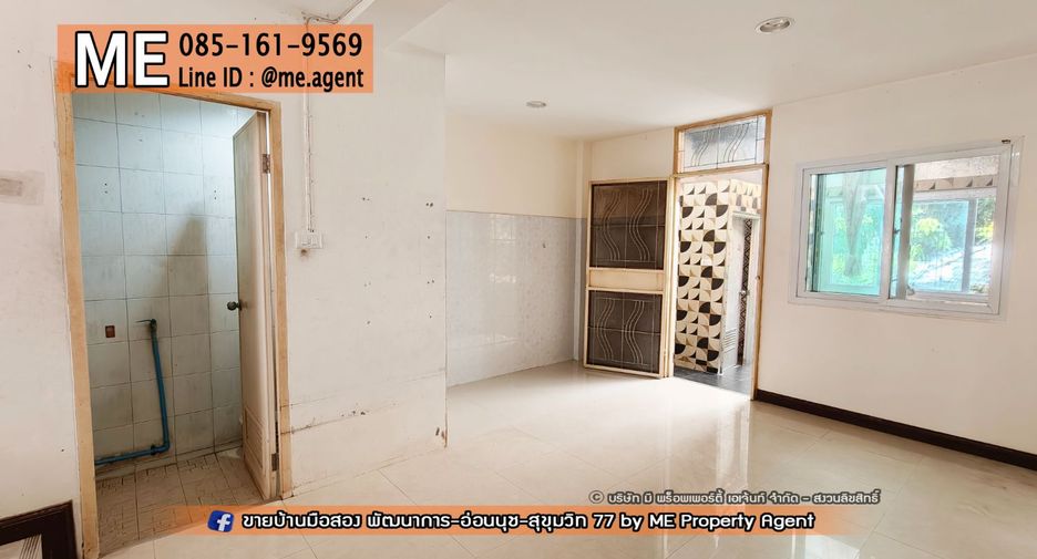 Casa adosada en venta de 4 habitaciones en Phra Khanong, Bangkok