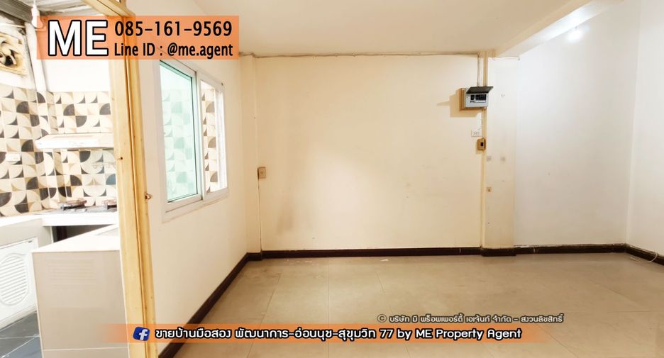 Casa adosada en venta de 4 habitaciones en Phra Khanong, Bangkok