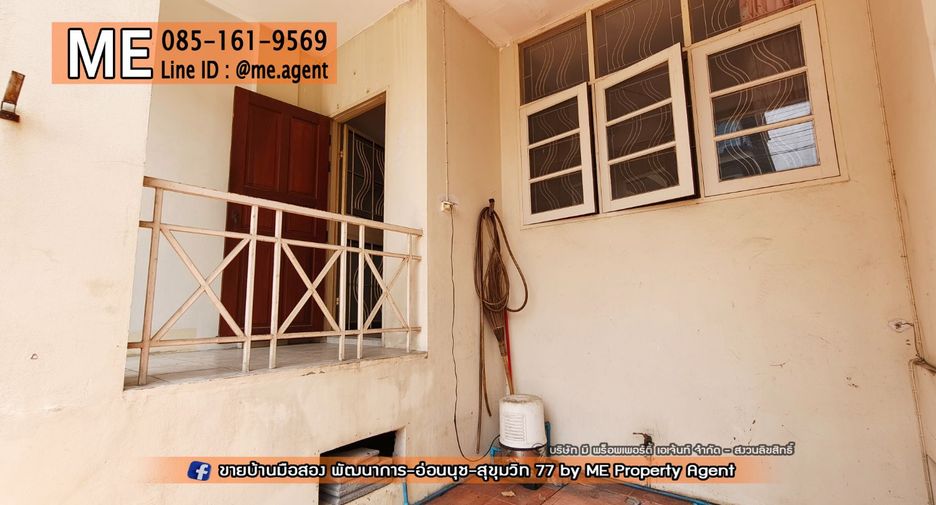 Casa adosada en venta de 4 habitaciones en Phra Khanong, Bangkok