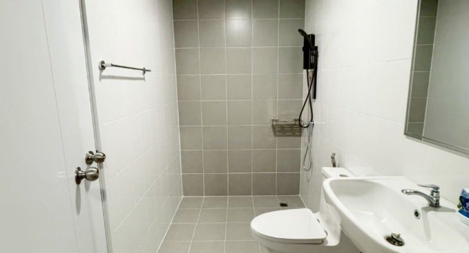 For sale 3 ベッドルーム townhouse in Mueang Chon Buri, Chonburi