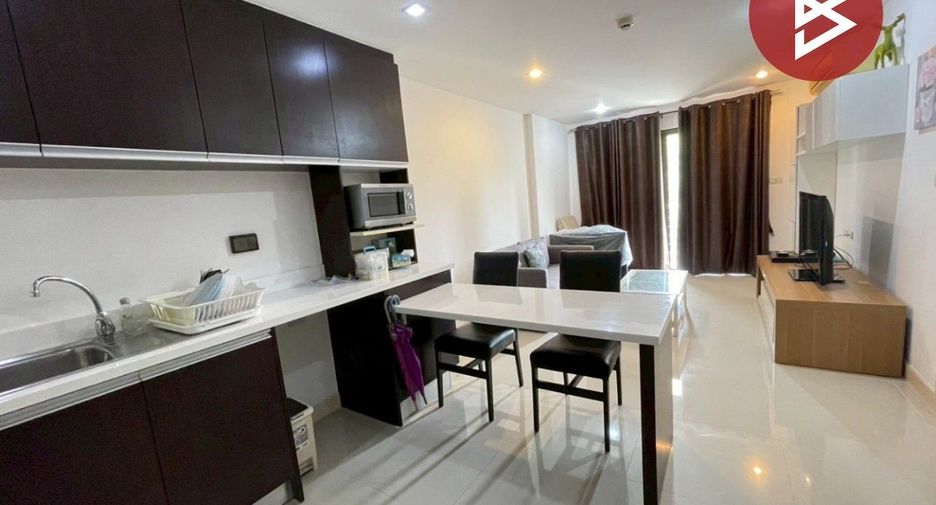For sale 1 bed condo in Si Racha, Chonburi