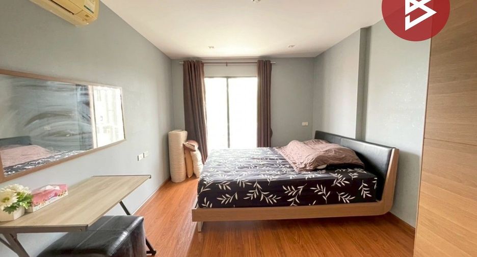 For sale 1 bed condo in Si Racha, Chonburi