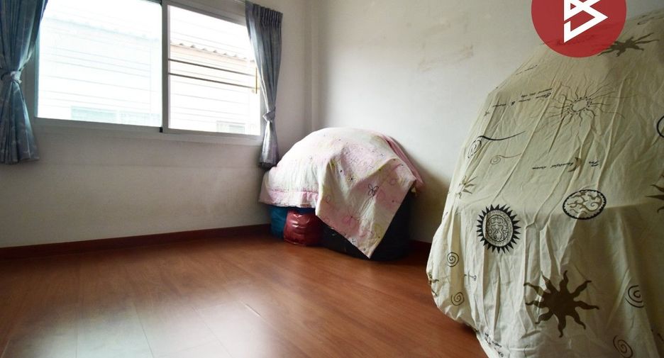 Casa adosada en venta de 3 habitaciones en Don Mueang, Bangkok